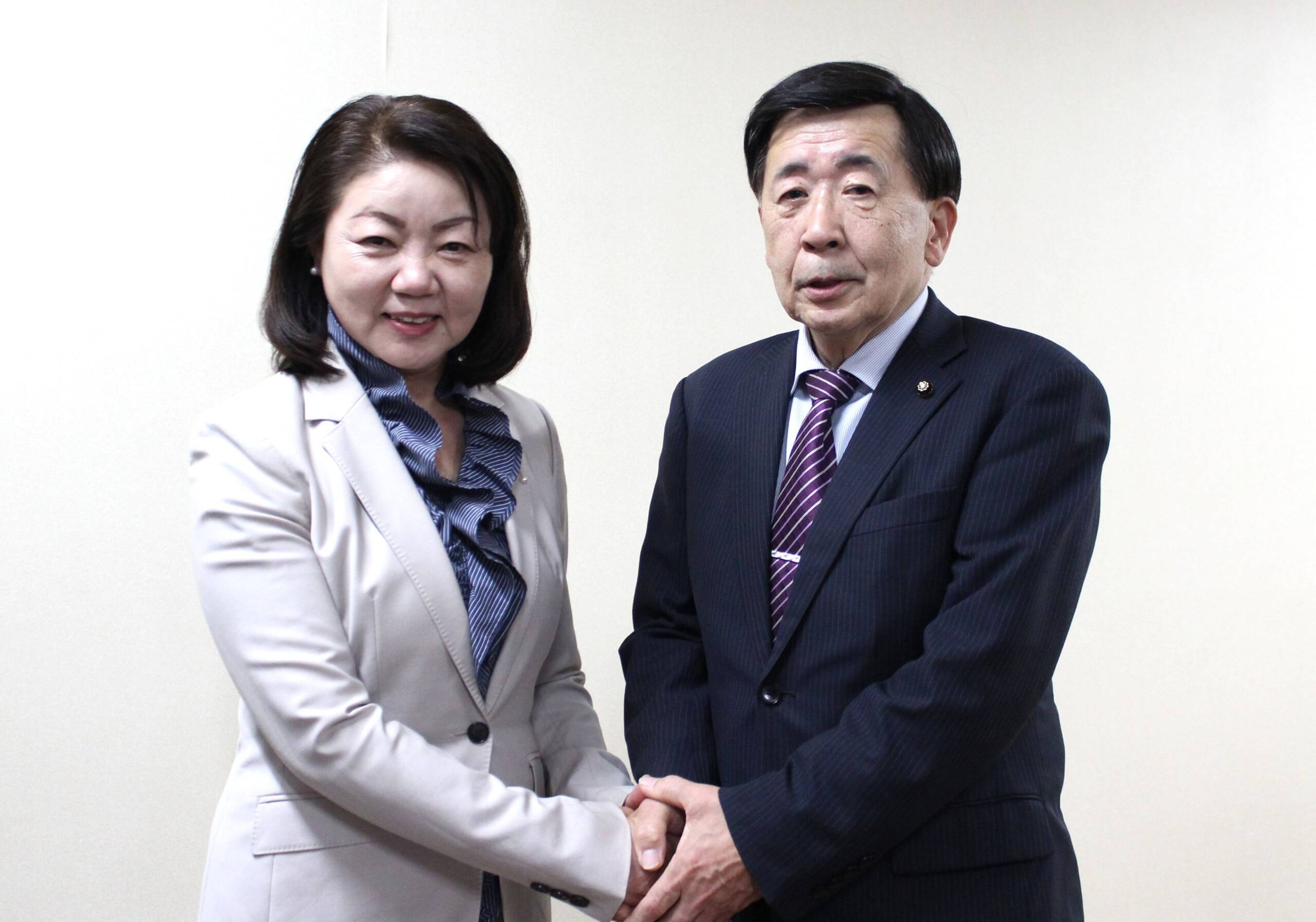 議長に村山繁生さん、副議長に荒木美幸さんを選出、四日市市議会
