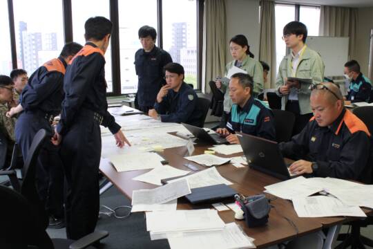 大雨の災害に備え図上訓練、四日市市など、模擬記者会見も