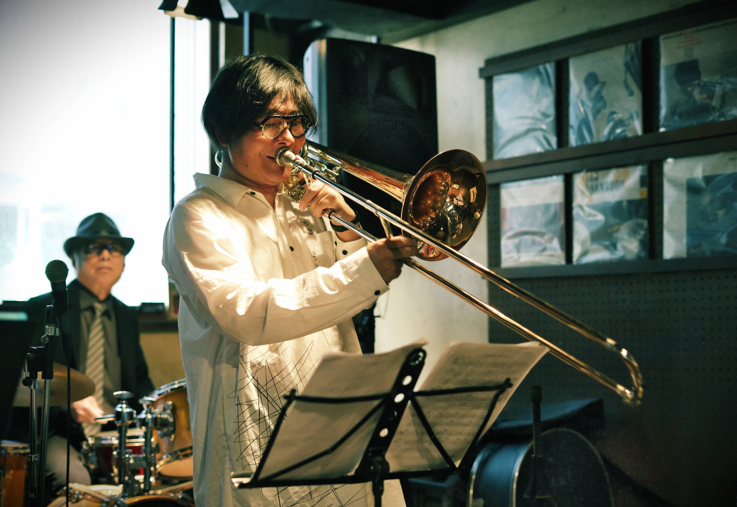 四日市から「低音の風」吹かせてプロ15年　ジャズバストロンボーン奏者の服部陽介さん