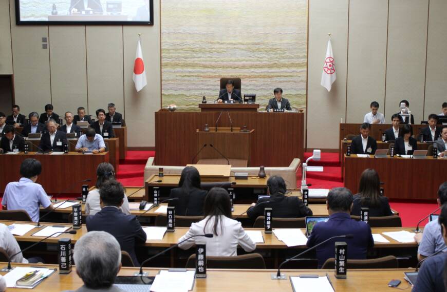 PFAS実態把握の請願は不採択、四日市市議会、中央通り再編関連の補正予算案は可決