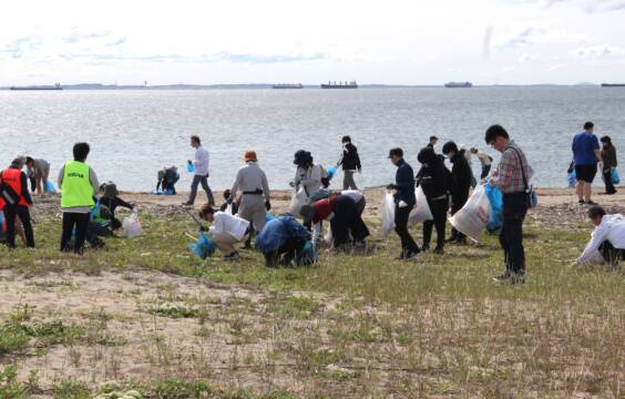 500人超が参加、四日市の吉崎海岸で「海ごみゼロ大作戦」
