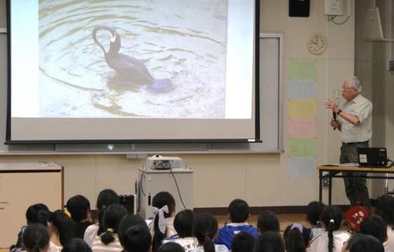 ふるさとを知ろう、羽津北小学校で自然のお話、地域の大人たちから子どもたちに伝える