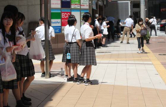 ボランティアたちが献血、骨髄バンク登録を呼びかけ、四日市のふれあいモール