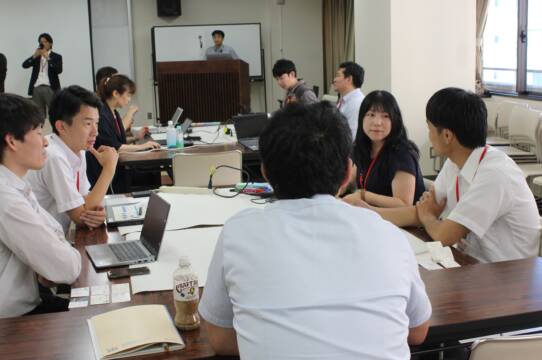 ずっと続くコンビナートとは、四日市で企業の若手社員らのワークショップが初会合