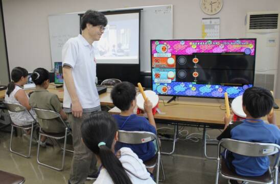 小学生がeスポーツにトライ、四日市の「放課後みんなの居場所」