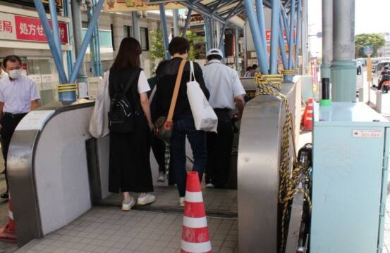 所有者による車両確認始まる、四日市の「くすの木パーキング」、ドア開かない車も