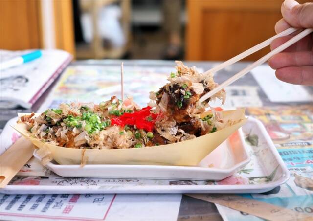 新鮮な生ダコを使った大ぶりのたこ焼き、四日市・塩浜「しんちゃんのお店」名物