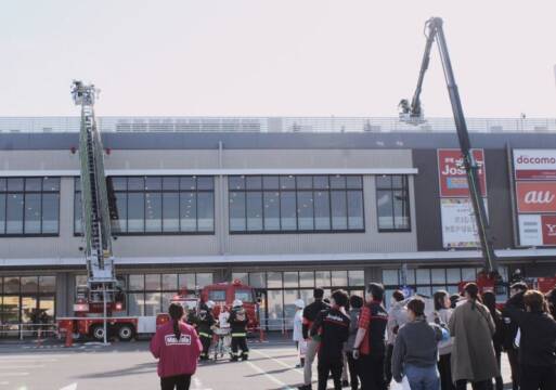 大型ショッピングセンターで特別消防訓練、秋の予防運動を前に四日市市消防本部