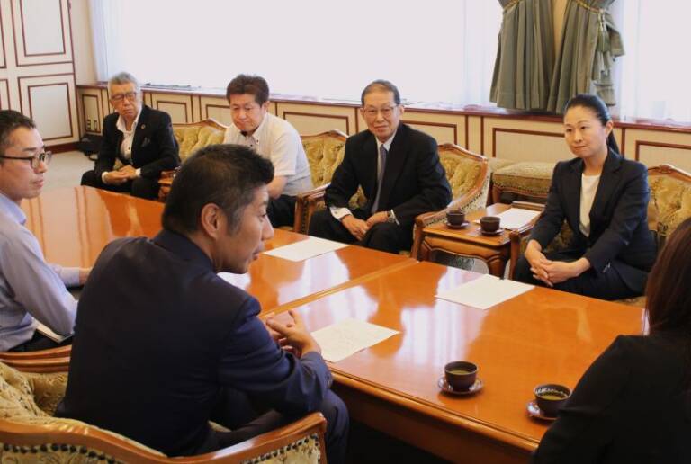 市民参加の「新図書館建設運営委員会」設立を提言、ライブラリーフレンズ四日市と諏訪栄町地区街づくり協議会
