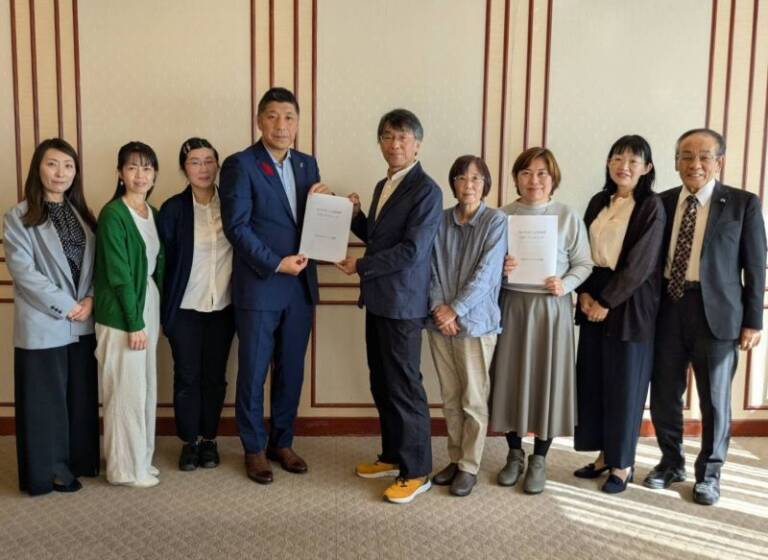 動物愛護センターのコンセプトなど保健所と定期的に話し合い、四日市わんにゃん会議が要望書