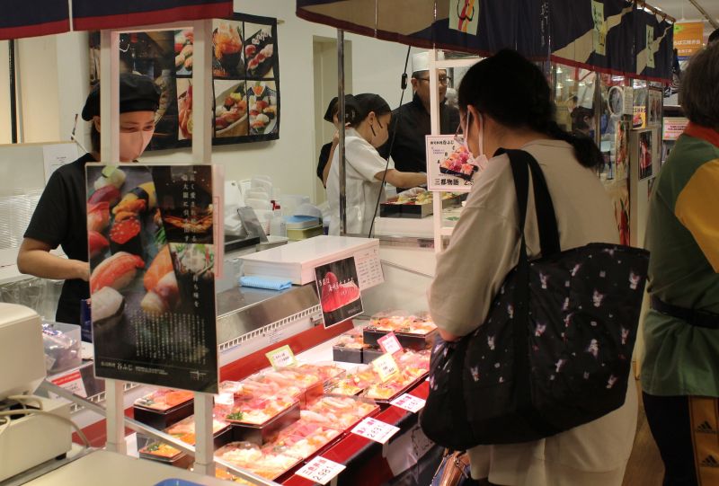 IMG_2317北海道弁当売り場改訂