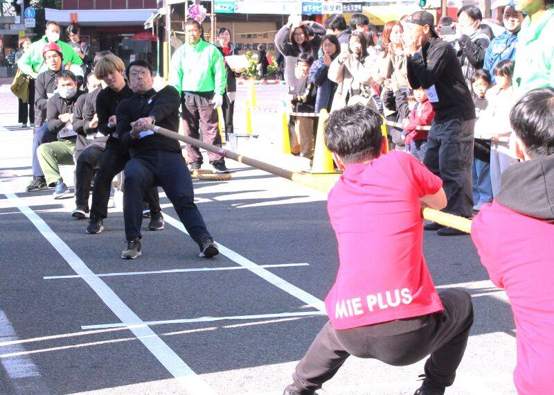 初の四日市綱引きグランプリ開催、心ひとつに24チーム競う