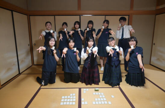 【青春開花】　畳の上の格闘技　暁高校かるた部　全国大会へ闘志燃やす