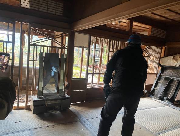 三面鏡写真撮る人ダウン