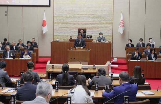 雨水対策や新図書館関連、物価高対策子育て応援などの補正予算案を可決、四日市市議会