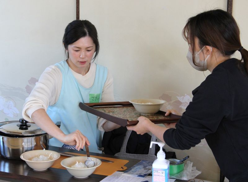 IMG_4058食事準備中改訂