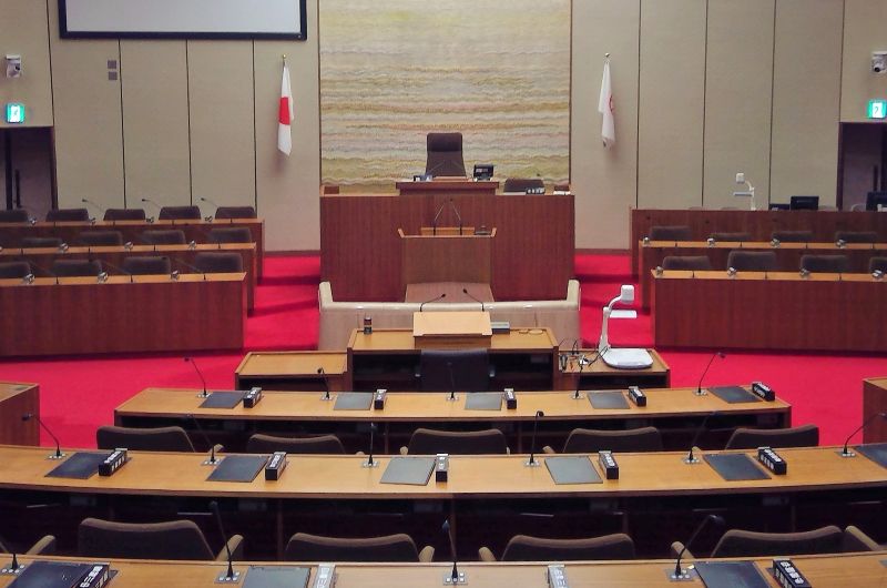 物価高騰対策の現金給付とデジタル商品券実施へ、四日市市議会が市の補正予算案を可決