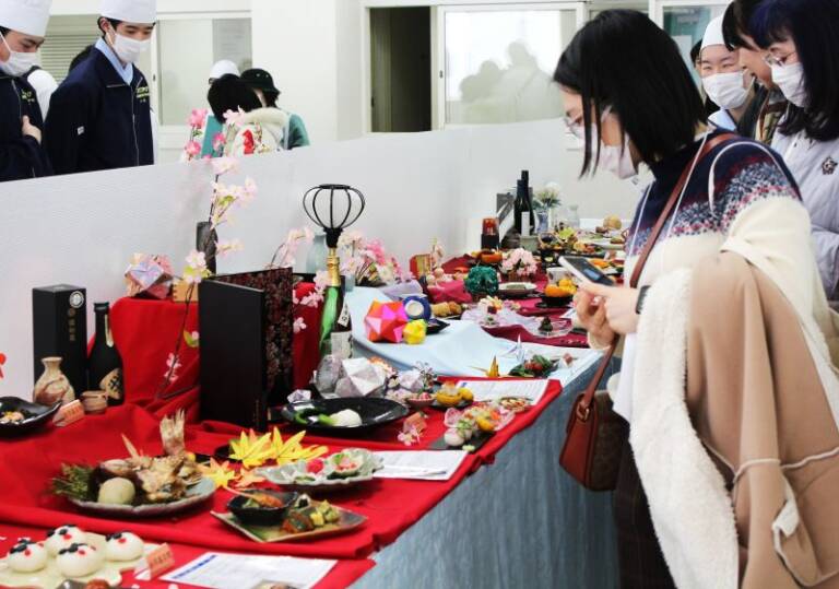 この作品は最高の今の私、四日市のユマニテク専門学校で「調理製菓祭」