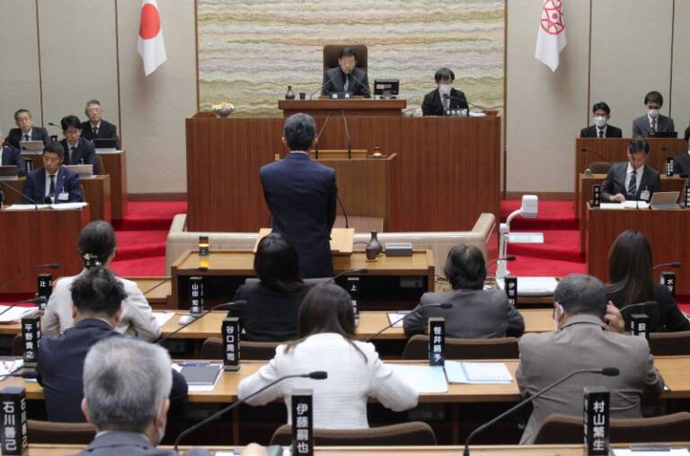 60年ぶり知事公印ある念書見つかる、四日市の今後の財政は、四日市市議会一般質問