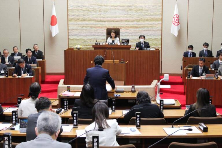 新バイパスの防犯街灯なぜできない？　狭あい道路解消の努力を、四日市市議会で一般質問