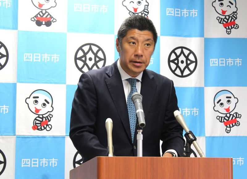 IMG_5922定例会見改訂