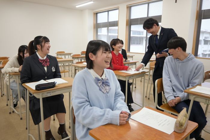 私立授業料支援の拡大と「不登校支援」　四日市で通信制高校が増える理由