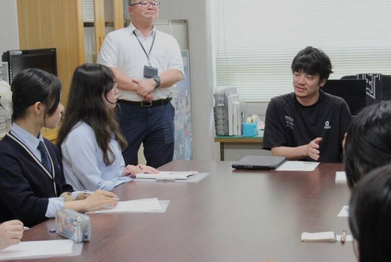 教員志望の生徒たち、本物の授業を体験、四日市南高校が「未来の先生プロジェクト」を始動