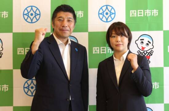 森智広市長を表敬訪問し、アジア競技大会への決意を語った藤波朱理選手