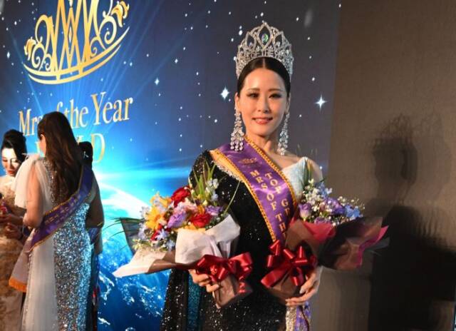 ミセスオブザイヤー世界大会でトップグランプリを受賞した國安院ゆみさん