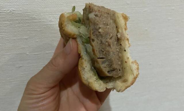 ねぎ塩バーガーの断面