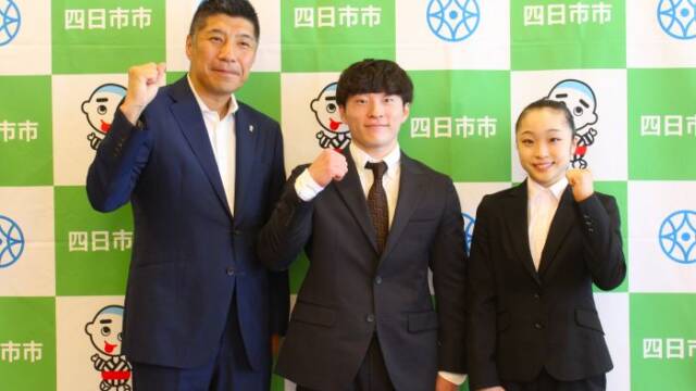 森智広市長を訪問した（右から）岡村真さん、金田希一さん