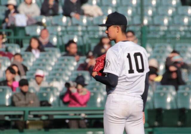 背番号10をつけて登板した古川投手