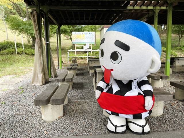 四日市スポーツランドのデーキャンプ場とこにゅうどうくん