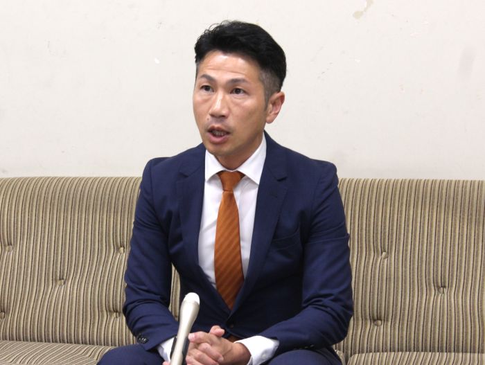 菰野町長選挙に立候補する意思を語る加藤大輝さん