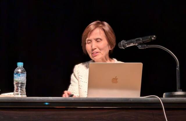 講演する坂口教子さん