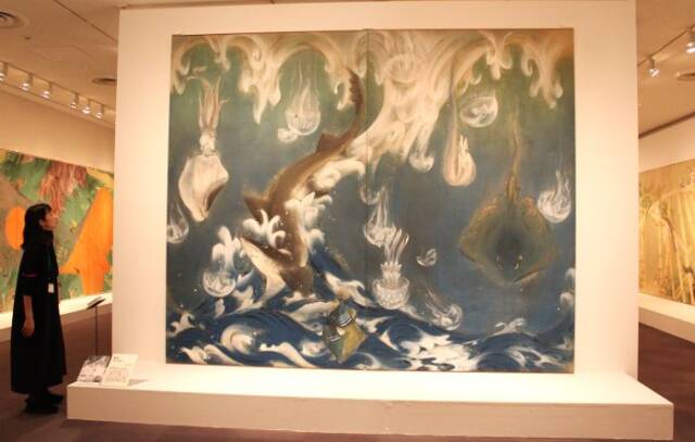 世の中の空気感を描いた「龍巻」