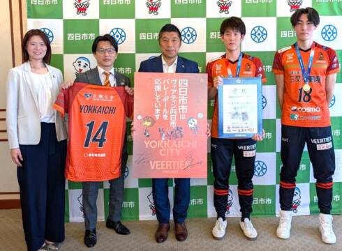 SVリーグをめざす今季への決意を語ったヴィアティン四日市のみなさん