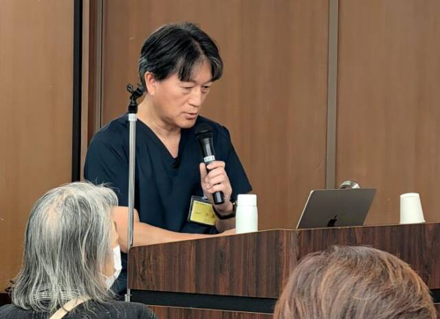 講演する伊藤伸朗医師