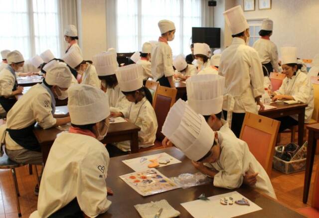 多くの子どもたちが参加した「特別パティシエ体験」