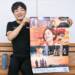 新作映画「オオムタアツシの青春」のポスターを手に持つ、四日市市出身の映画監督・瀬木直貴さん
